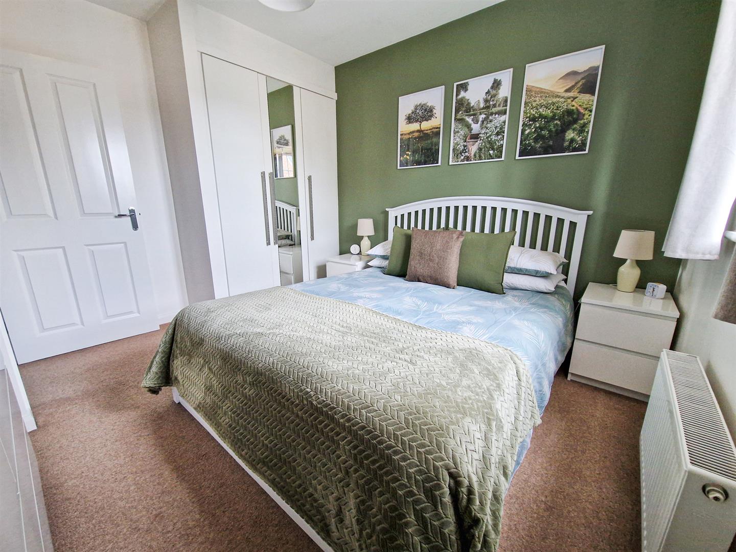 Lindrick Close, Great Denham